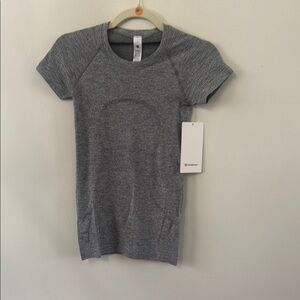 Lululemon Swiftly Tech 2.0 Short Sleeve 2.0 Grey NWT